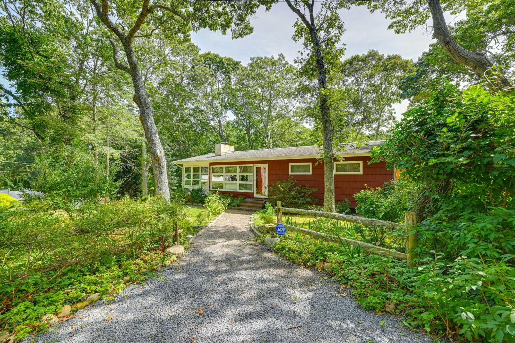 Home In Long Island Wine Country - Walk To Beach! Cutchogue Esterno foto