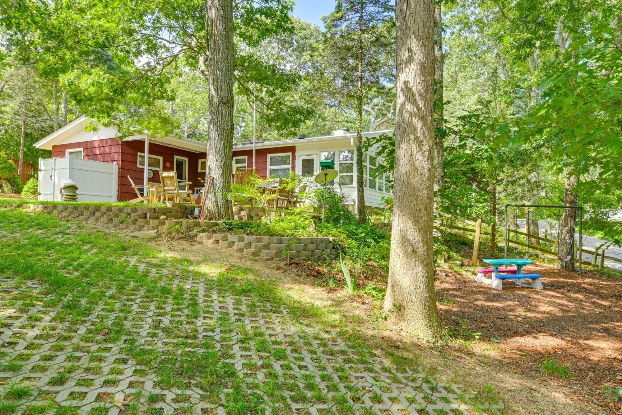 Home In Long Island Wine Country - Walk To Beach! Cutchogue Esterno foto